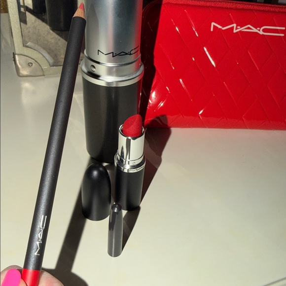 MAC Cosmetics Set & Storage Container - Picture 9 of 10